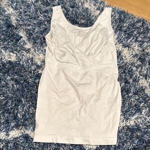 Ingrid and Isabel undershirt L